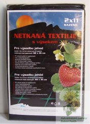Netkaná textilie s výsekem na JAHODY 1,6x4,2m
